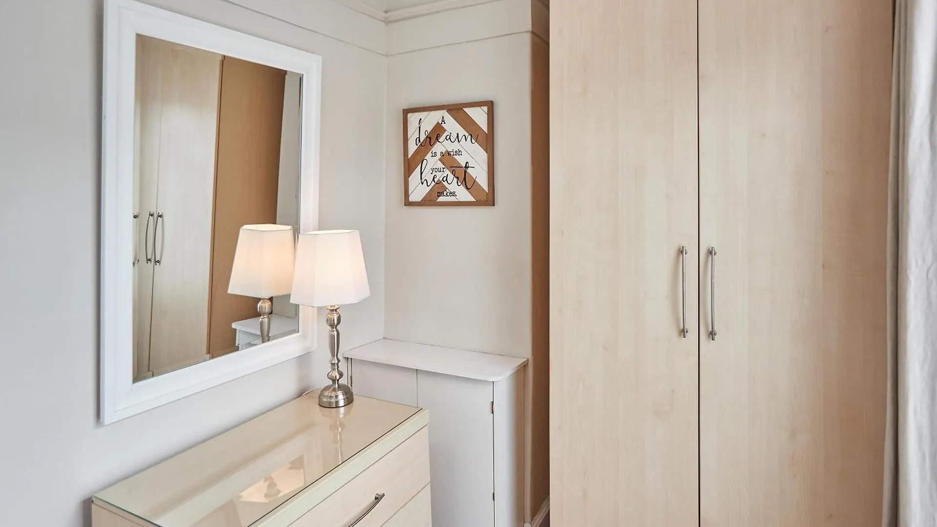 Glencoe Holiday Apartments Γουίτμπι